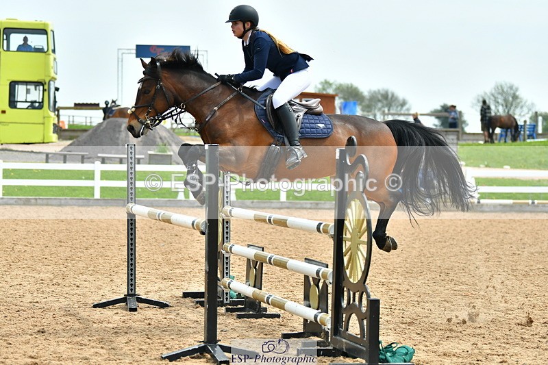 230514A-132149-02946 - Cls 25 Pony Foxhunter & 1.10m Open