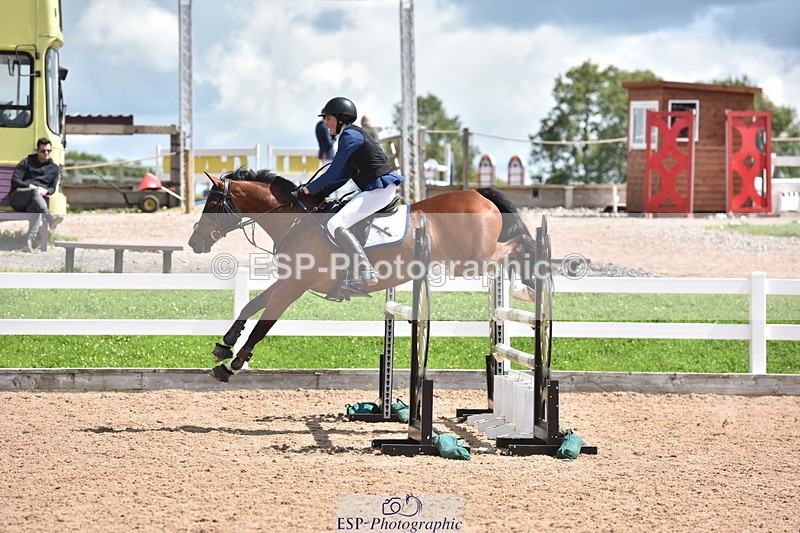 230806A-134618-02211 - Cls 21 Pony Newcomers & 1m Open