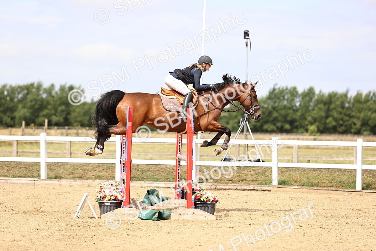 SBM_009703 - Class 8 - Senior Newcomers - 1.10  Open