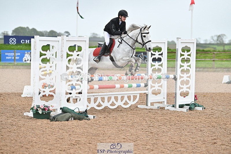 240505A-124002-05148 - Cls 4 Blue Chip Pony Newcomers & 1m Open