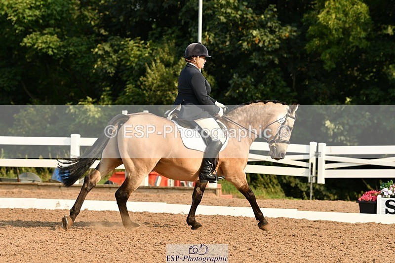 250817-092145-06877 - 082-Sarah.DavisWinston.Classic.Gold