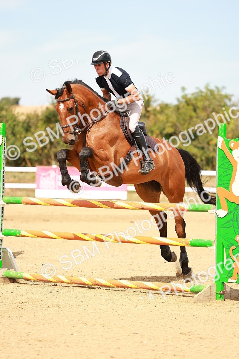 SBM_003804 - Class 14 - Senior Newcomers 1.10m