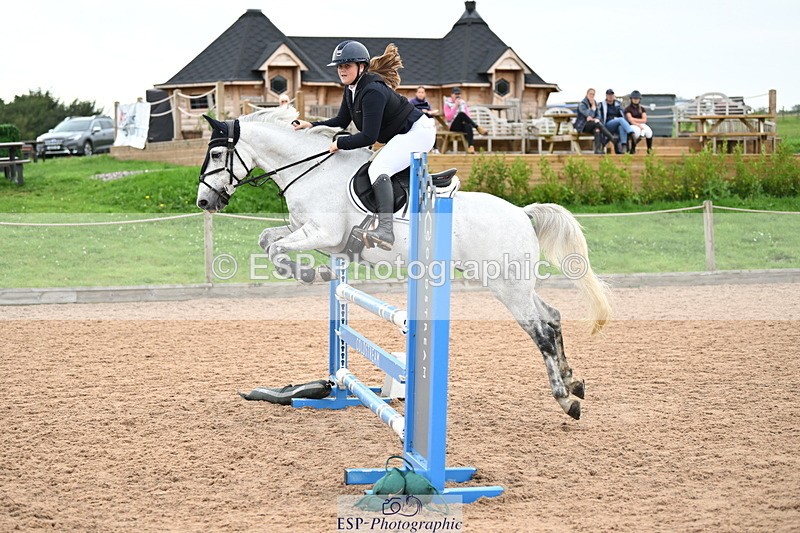 240907A-130304-01838 - Cls 3 Pony Medium Team 80cm & 90cm