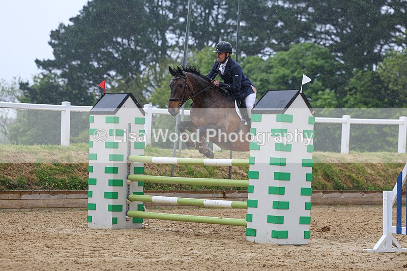 3E7A7195 - Class 7: Senior Newcomers/1.10m open