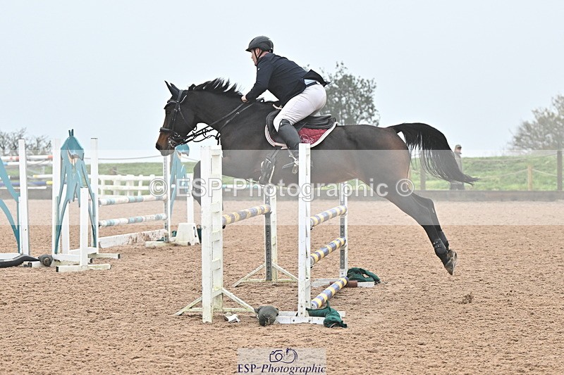 241103A-111950-06995 - SUN Cls 18 British Novice and 90cm Open