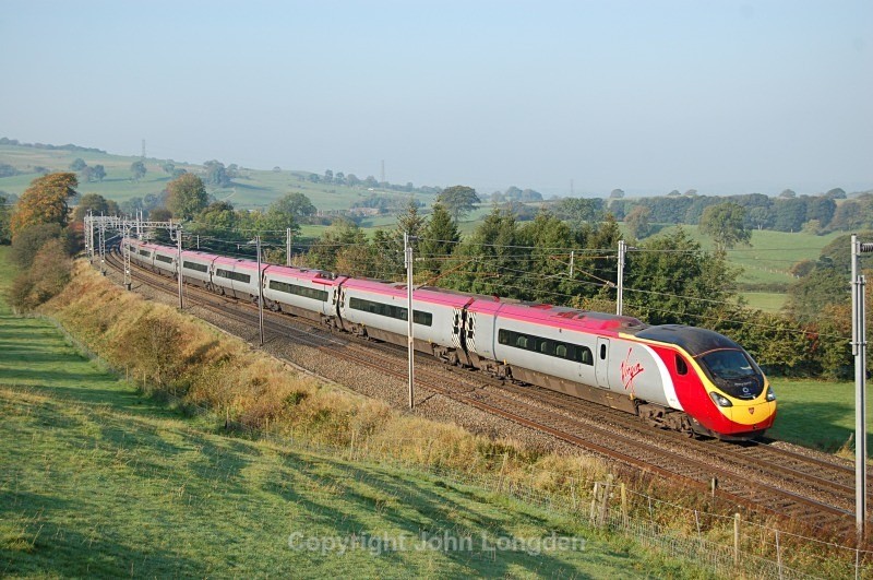 28.9.11 - 390027 05.39 Euston - Glasgow, Thatchmoor Head - West Coast Main Line (north to south)