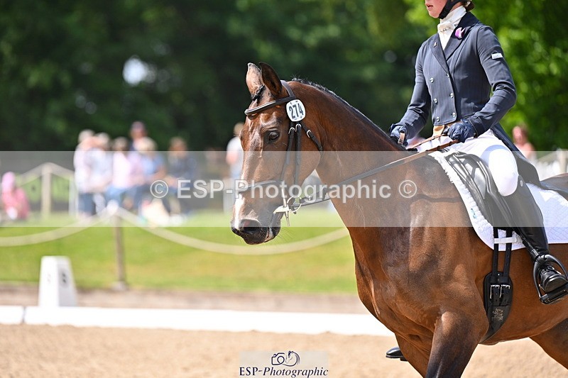 250523A-114022-06619 - C-274-Bizzy.Loffet-LONGBROOK.CHILLI.FLOWER