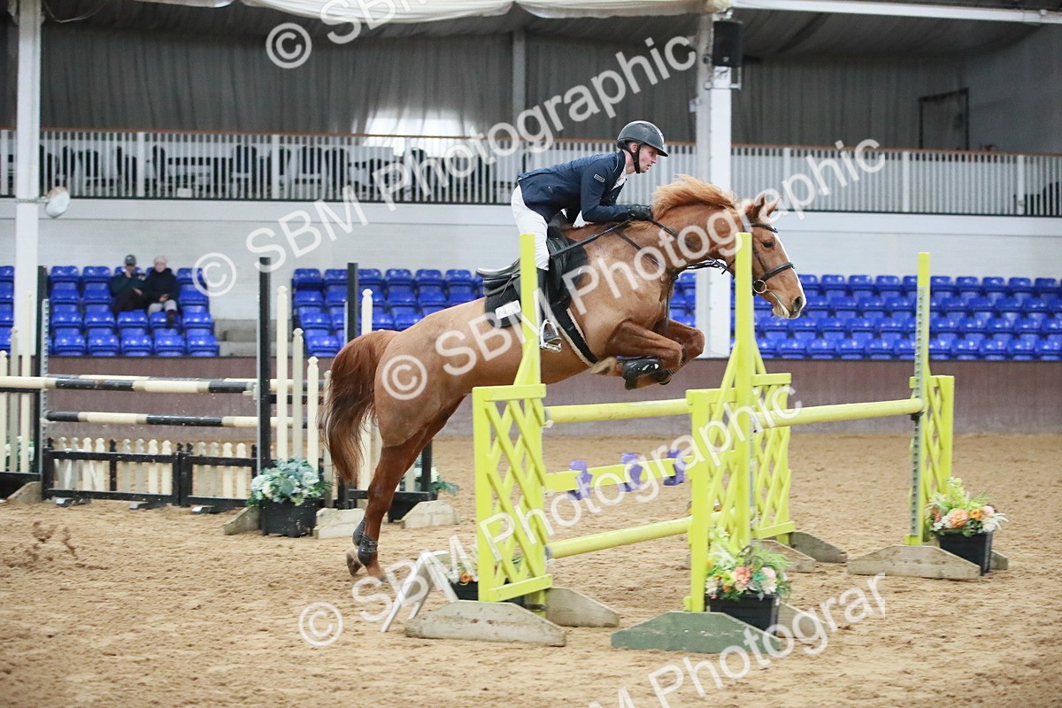 SBM_001130 - Class 4 - Senior Newcomers - 1.10m Open
