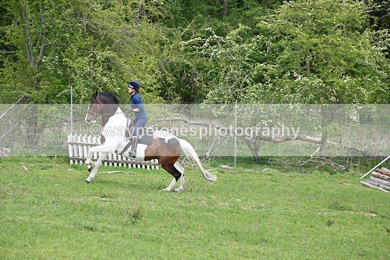 WJ6_3681 - Group 8 A camera ?