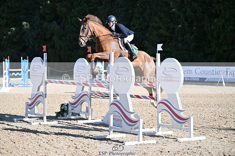 231022-122136-26650 - 328-EROMENOM.JJ-Louise.Kennedy-SJ