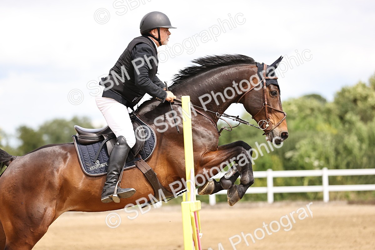 SBM_003154 - Class 11 - Senior Newcomers - 1.10m