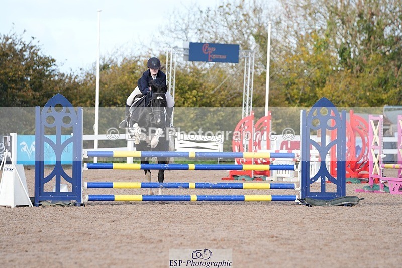 251025-130021-00448 - Cls 9 Pony Winter Discovery and 90cm