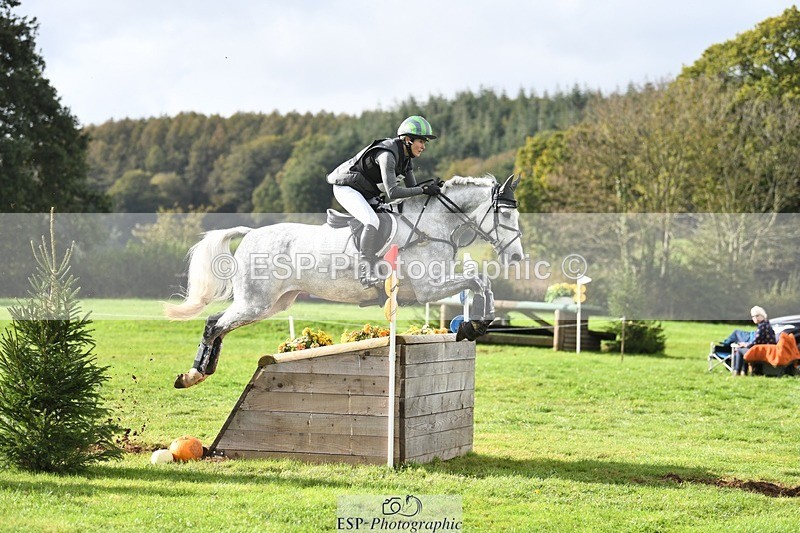 231020-140924-09677 - 120-VAN.KAUNITZ-Sara.Squires-XC