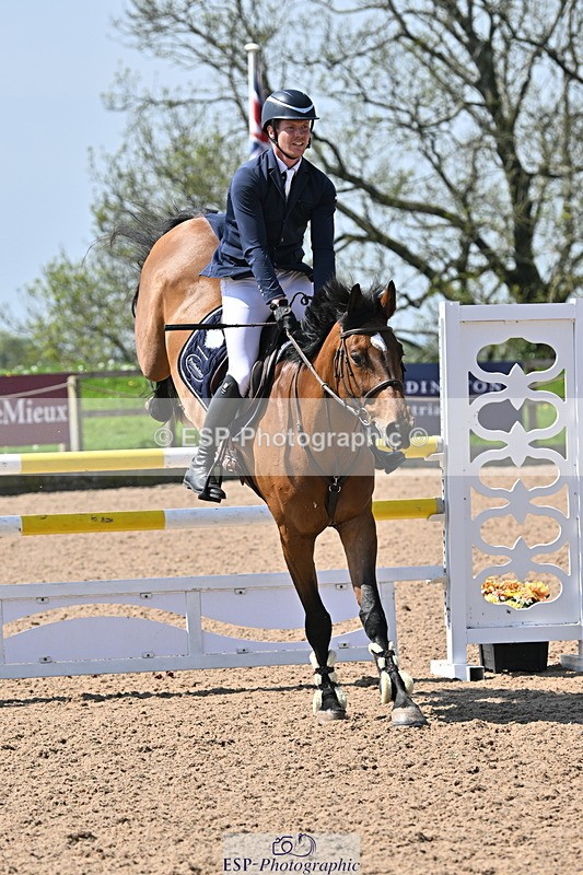 240509A-113347-01214 - Cls 9 Snr 1.20m Open