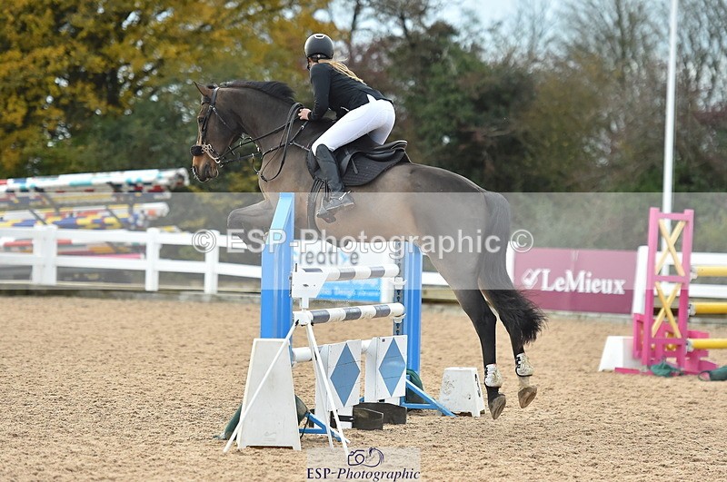 231111A-122446-01832 - Cls 12 Newcomers & 1.10m Open