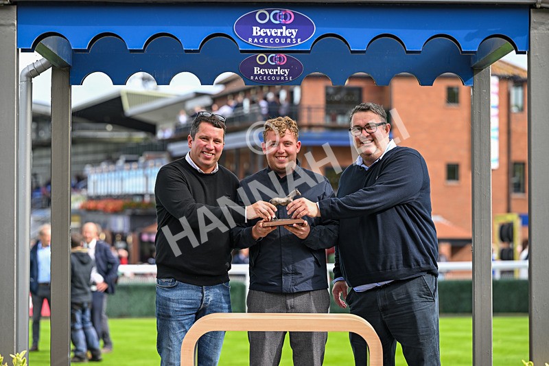 170925-Race 2-Lady Youmzain-4196 - Race 2