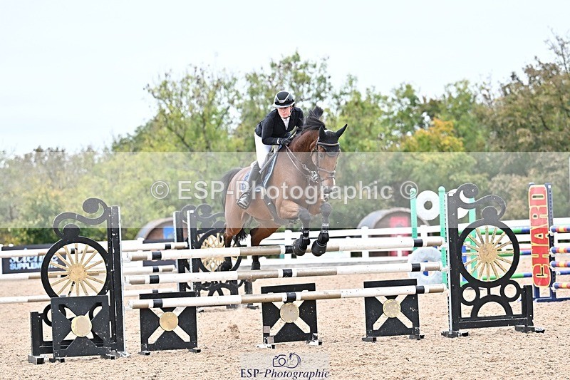 251015-135011-00654 - Cls 4 Newcomers and 1.10m Open