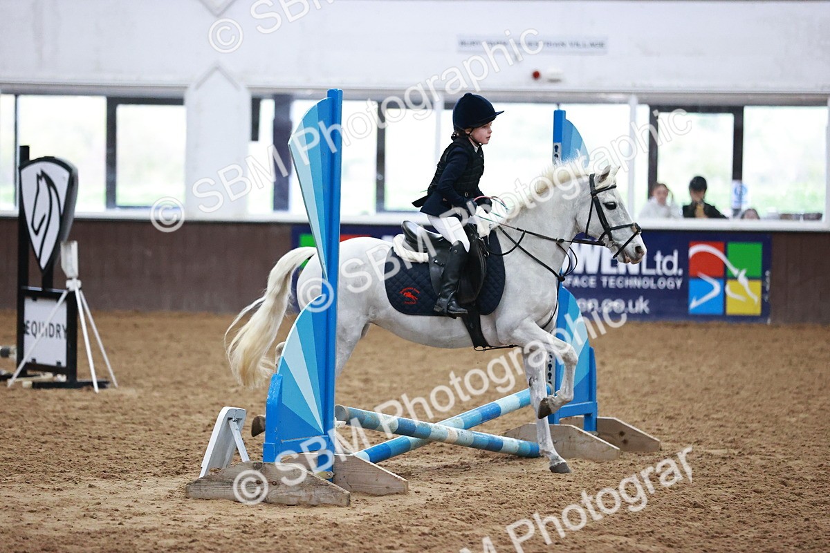SBM_000212 - Class 1 - Cross Pole Jumping 30cm 40cm