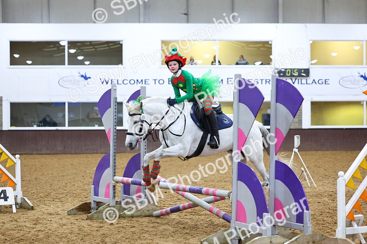 SBM_001800 - Class 4 - Festive Fences - 70cm