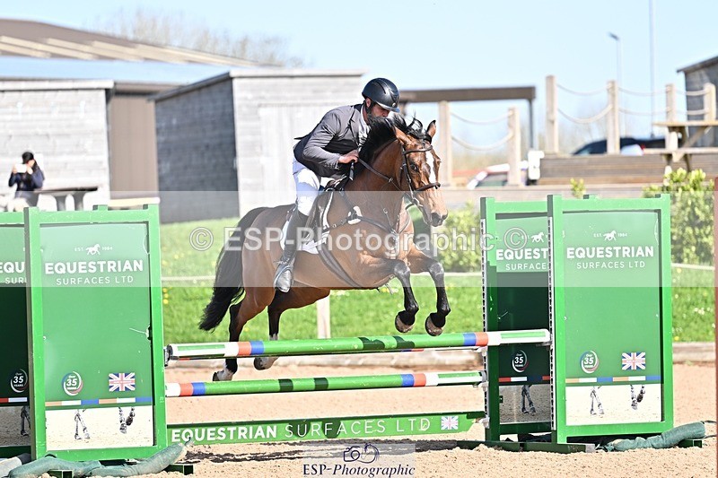 260408-100550-00081 - Cls 2 British Novice and 90cm