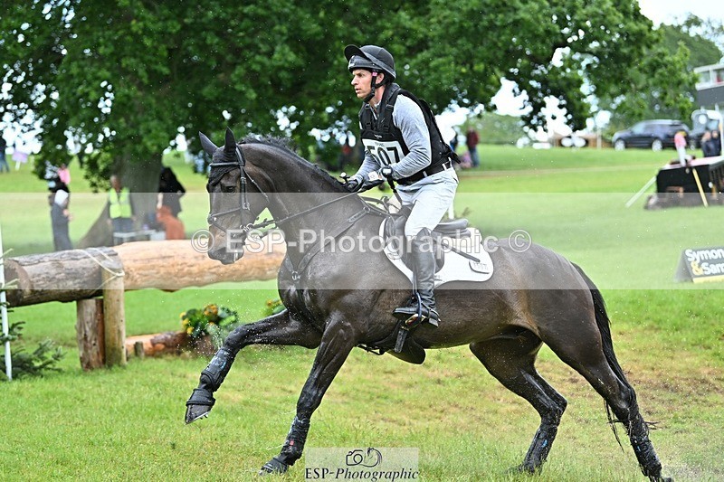 240526-143542-24101 - 507-DASSETT_ROCK_STAR-Tom_D_Crisp