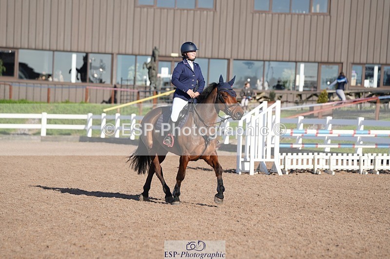 251130-120331-01144 - Cls 6 Blue Chip Pony Newcomers & 1m Open