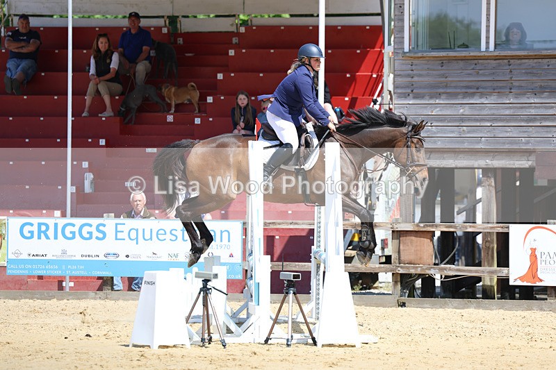 3E7A9612 - Class 8: Senior 80cm