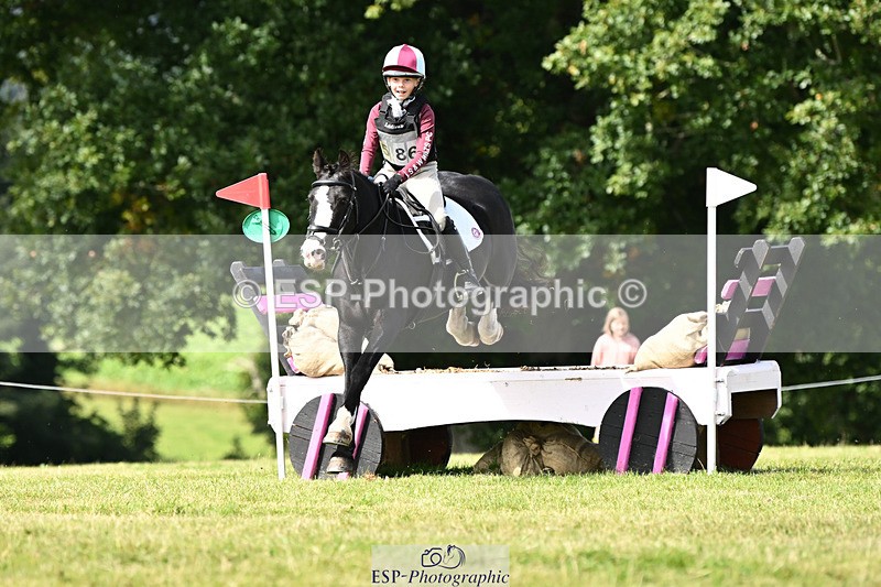 240825X-112625-32028 - 70cm XC 11.00 to 12.00