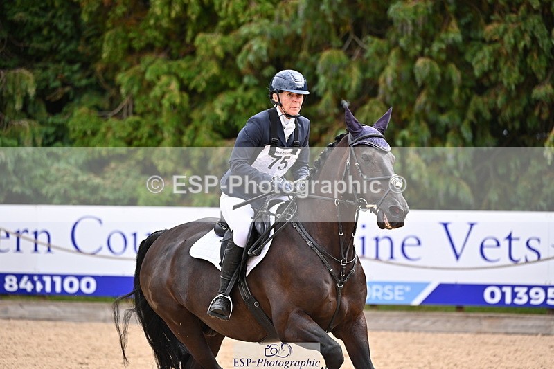 250802A-112855-02568 - B-075-Laura.Pritchard-SILKY