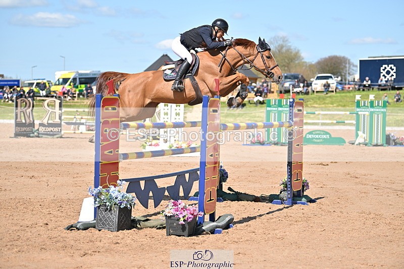 240420A-140501-11600 - Cls 7, 2 Star Medium Tour 1.35m