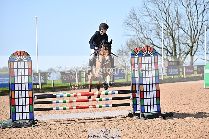 260408-102410-00142 - Cls 2 British Novice and 90cm