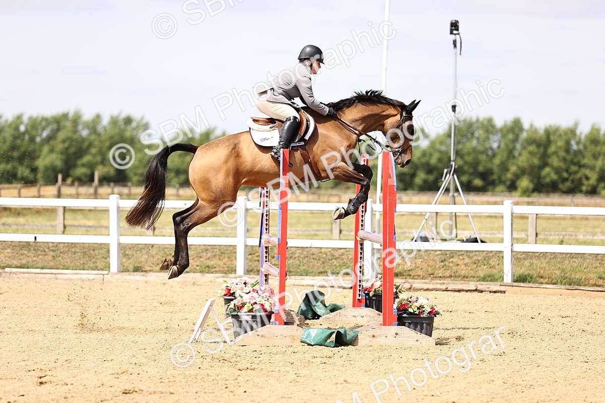 SBM_009912 - Class 8 - Senior Newcomers - 1.10  Open