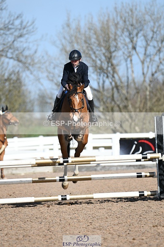 250330-103711-06194 - Cls 32 British Novice and 90cm