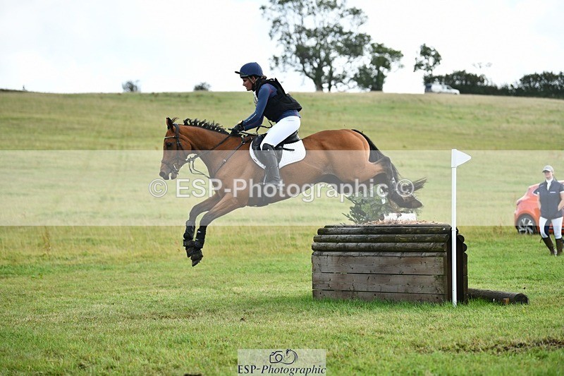 250831-102401-05966 - H-354-Issy.Colwell