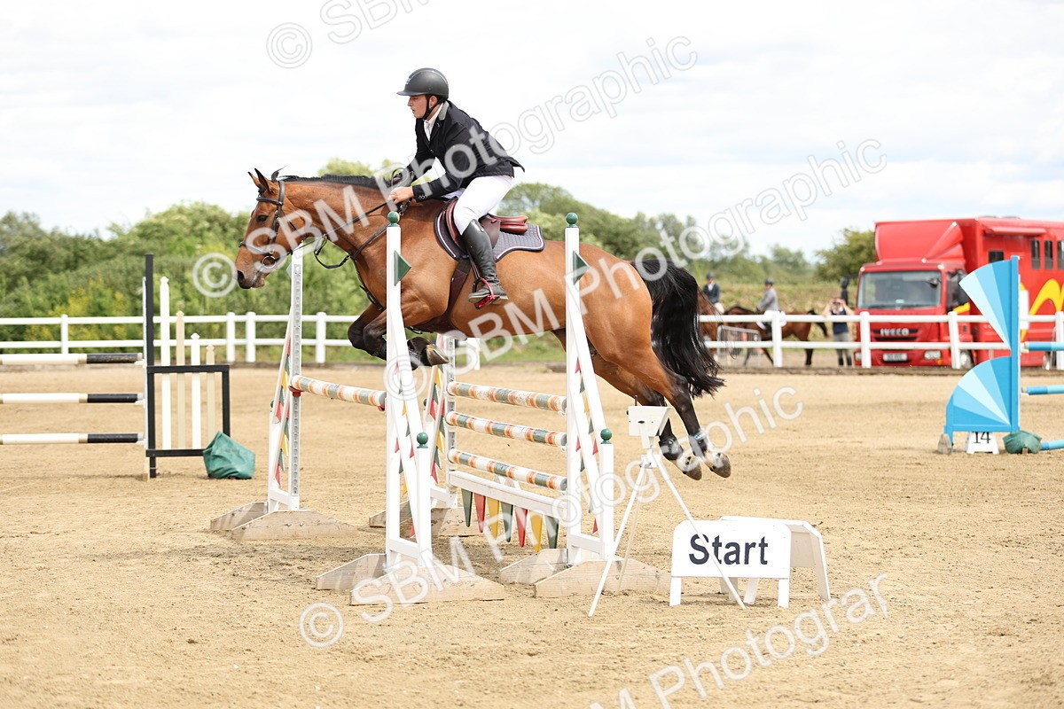 SBM_000887 - Class 4 - Senior Newcomers - 1.10m