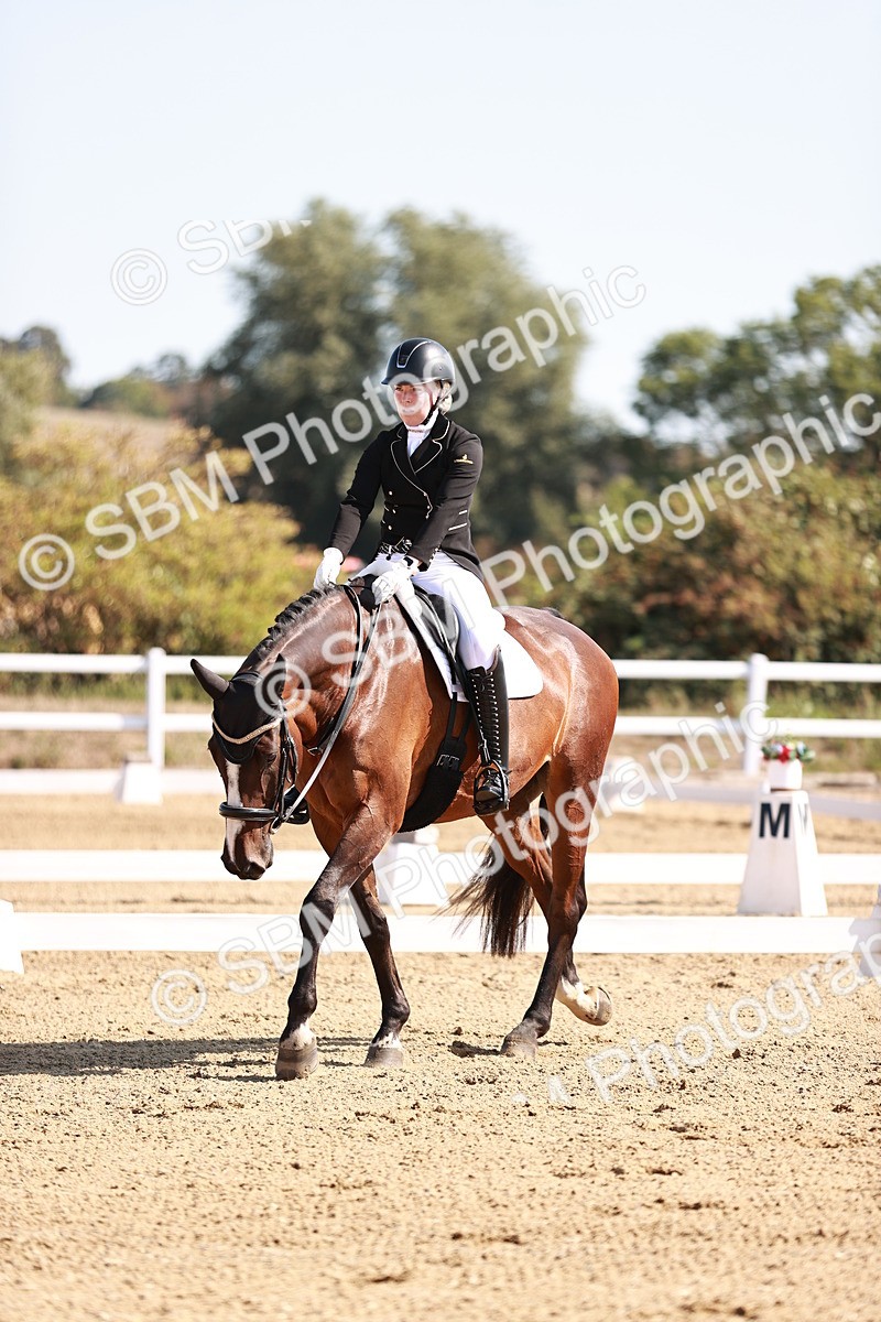 SBM_004398 - Class 12 - Novice 5 - 10.31-11.41