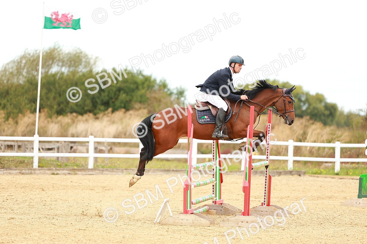 SBM_001594 - Class 4 - Senior Newcomers - 1.10m
