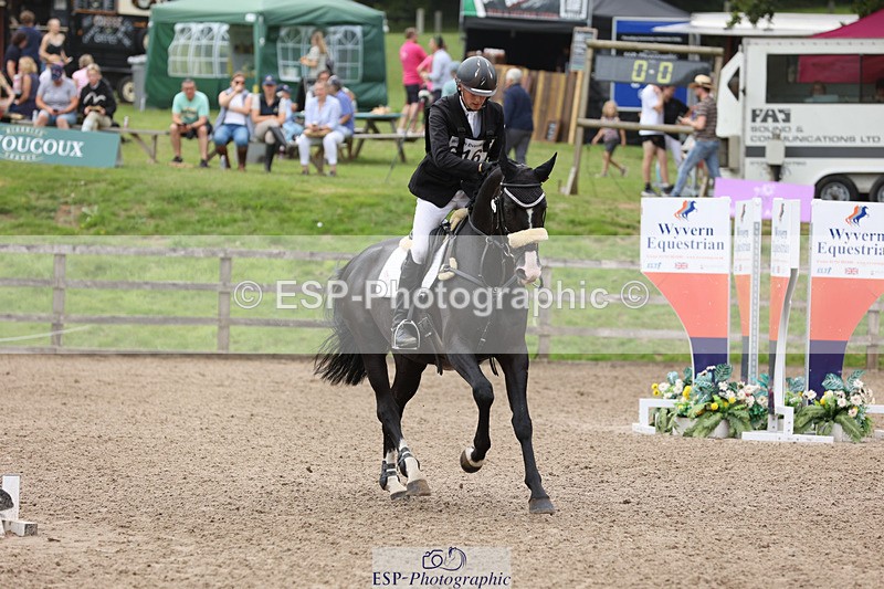 240804-142234-15838 - 616-Max_Forster-HEVANS_ROYAL_REVOLUTION