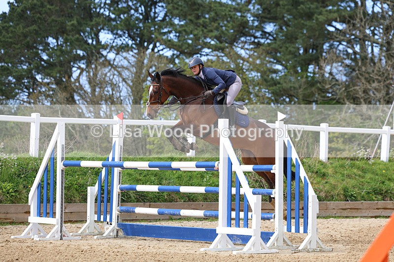 3E7A2409 - Class 9: Senior 1.30m open