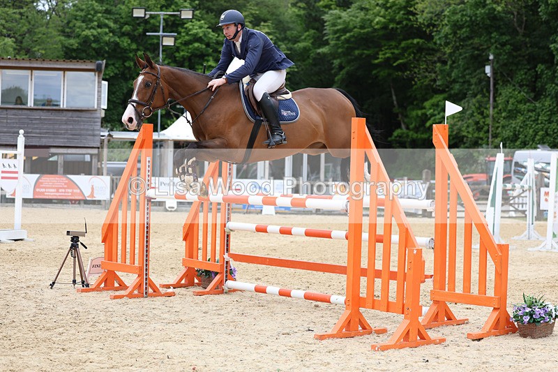 3E7A9530 - Class 9: Senior Foxhunter/1.20 open