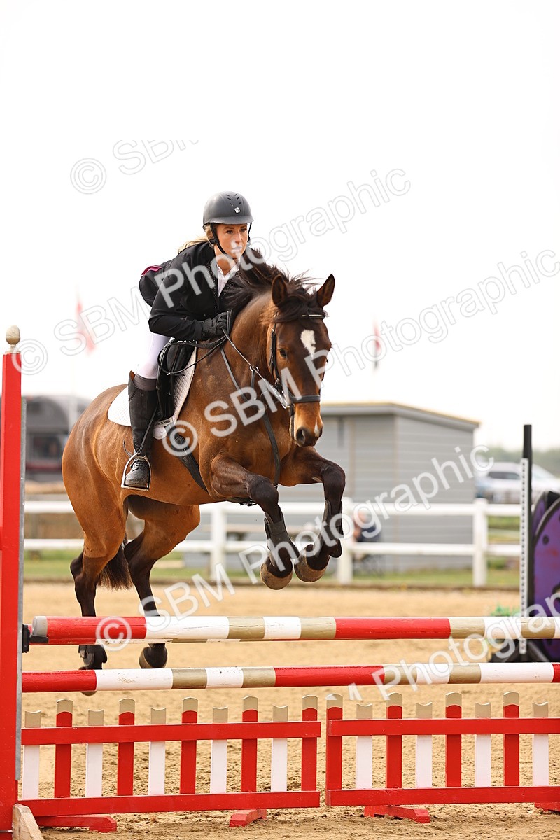  - Class 15 - Senior British novice - 90cm