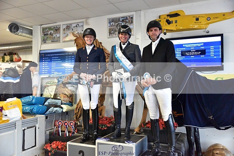 250215-131548-03684 - Medium Silver Presentations