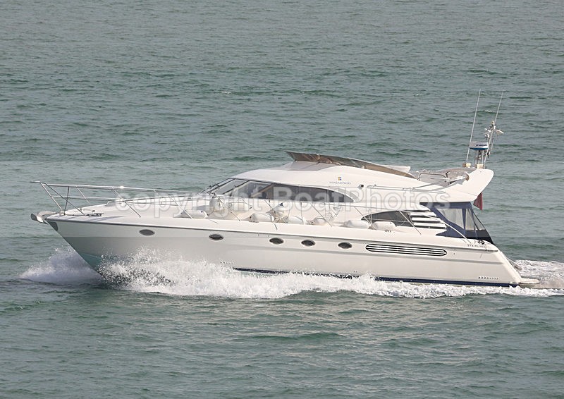 141005 FAIRLINE SQUADRON 64 WT7A7886 - Flybridge Cruisers