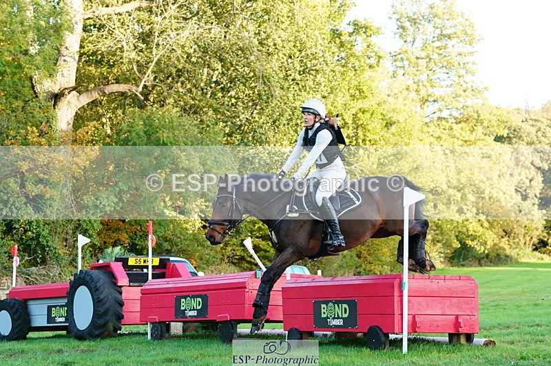 251025A-165506-22085 - H-657-Julie.Adams