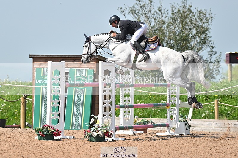 240512A-112114-17513 - Cls 48 National 1.30m Open