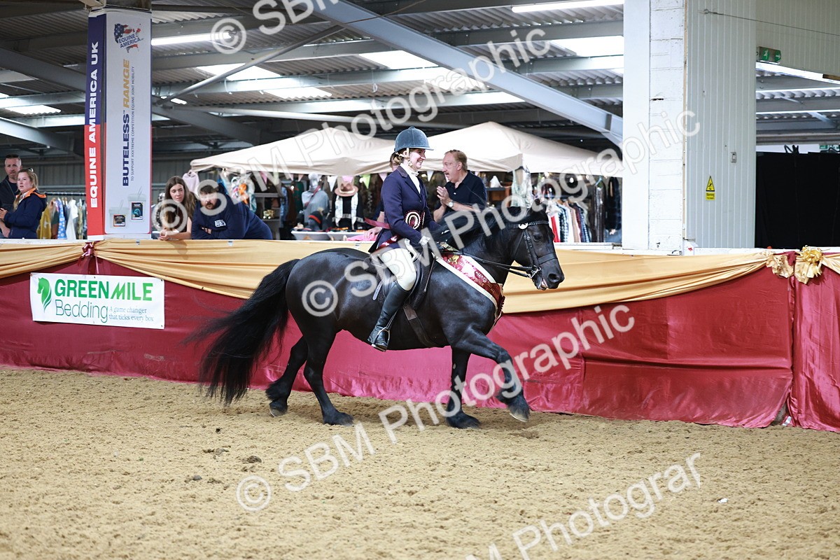 SBM_18914 - Class 952 - M&M Ridden Supreme Final