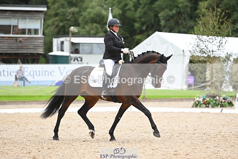 230813-175218-08761 - Cls 14 Medium Silver 16.45 to End