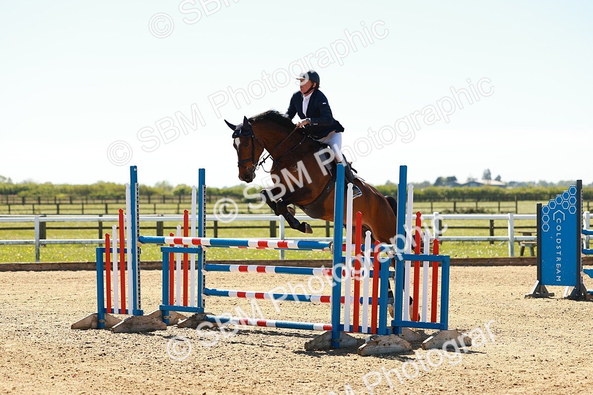 SBM_001070 - Class 4 - Senior Newcomers 1.10m