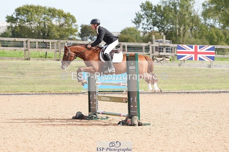 260926-140448-00423 - Cls 8&9 Pony Newc & Foxhunter