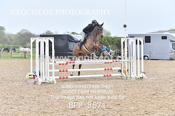 BPP_8671 - CLASS 24 SUN Senior BritiNovice/ 90cm Open